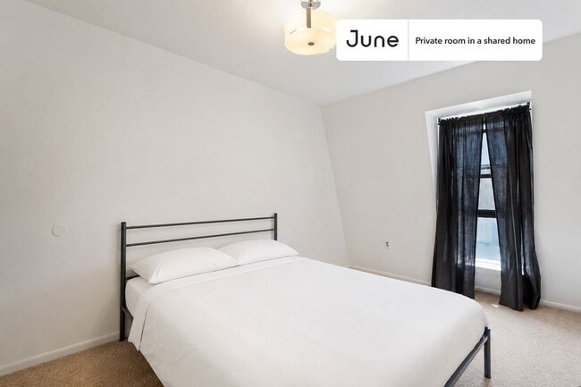 Room in Shared 5 bed/2 bath home in Logan Circle - Room in Shared 5 bed/2 bath home in Logan Circle