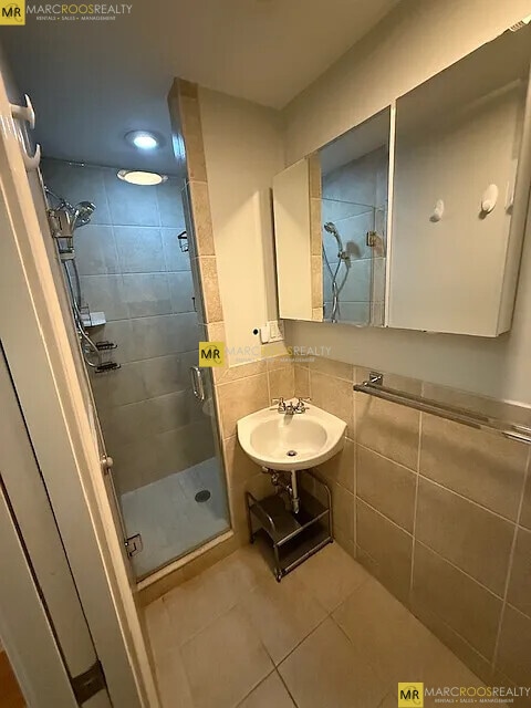 Building Photo - 7 Grove St