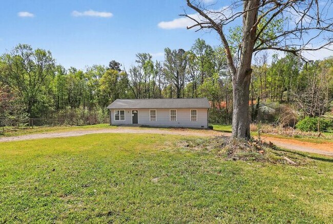 Foto del edificio - Updated 3BD/2BA Ranch in Lowell, NC!