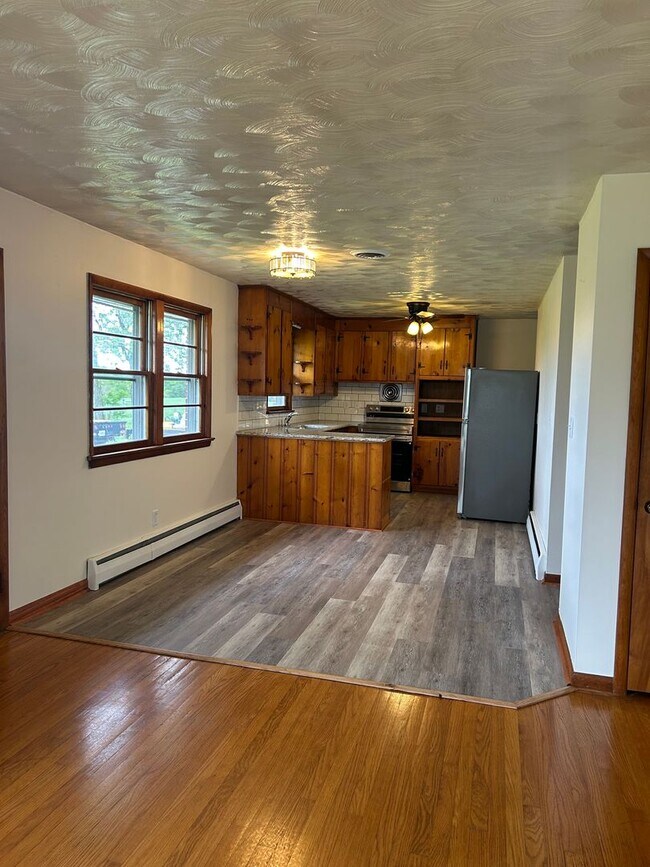 Building Photo - Lovely Single-Family Home