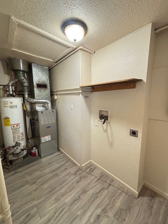 Building Photo - 27 Winding Ln