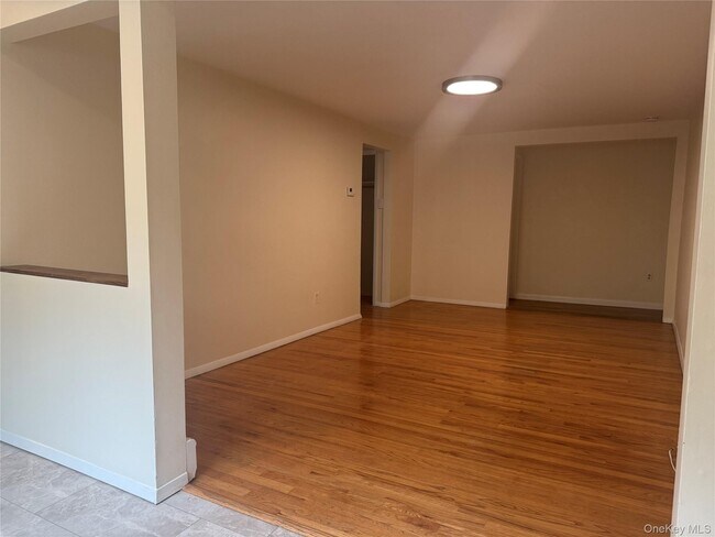 Building Photo - 100 Pocantico St