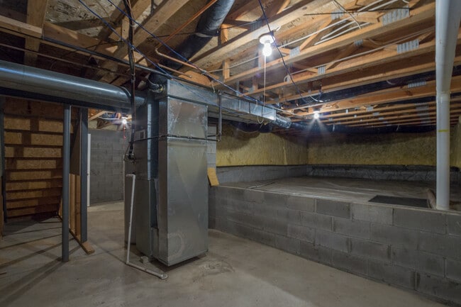 Building Photo - 6657 Delburn Ct