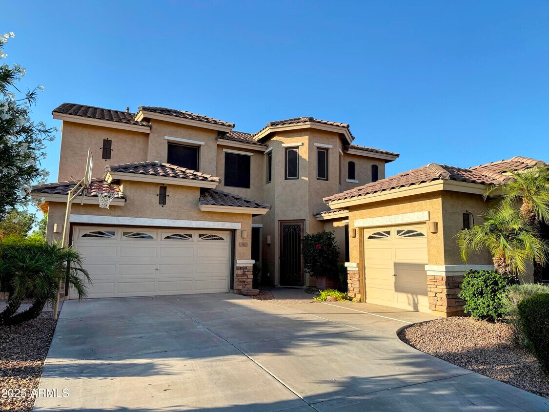 Foto principal - 92 W Hawk Way