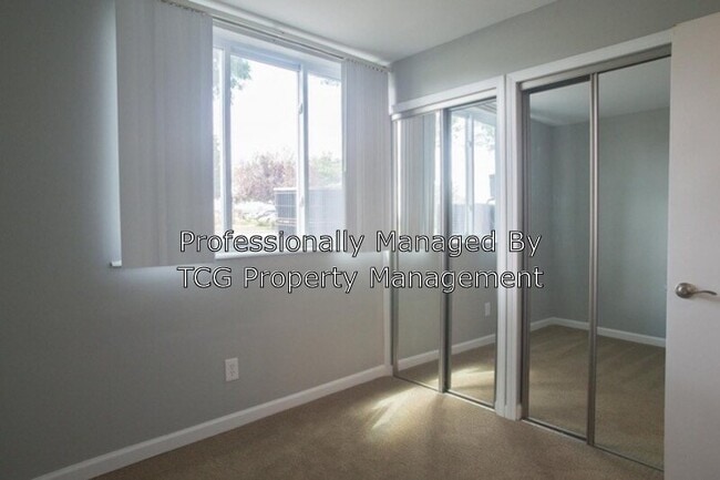 Building Photo - 600 E McKinley Rd