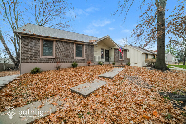 Building Photo - 201 Southeast Princeton Place