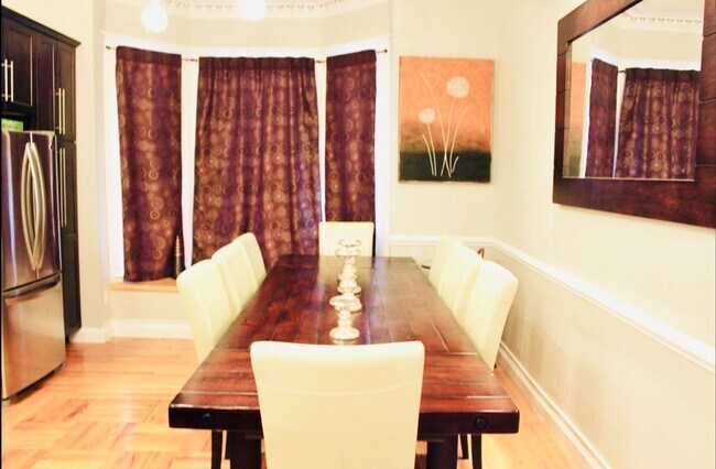 Foto del edificio - Lavish 3 Bed 2.5 Bath Condo with All the B...