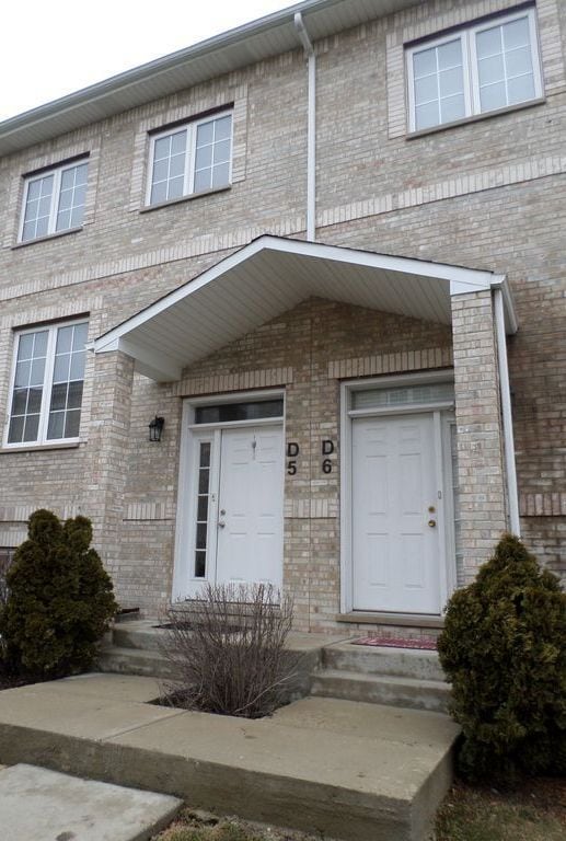 Building Photo - 183 E River Rd