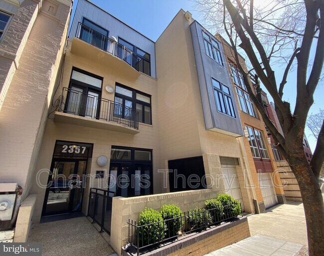Foto del edificio - 2357 Champlain St NW