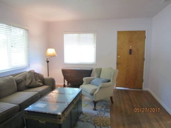 Building Photo - 2 Bedroom 1 bathroom duplex near UCD with ...