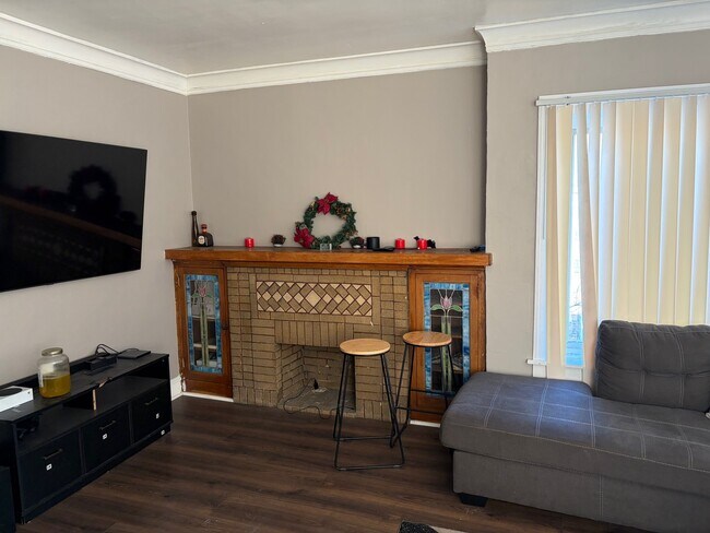 Foto del edificio - 10226 S Vernon Ave