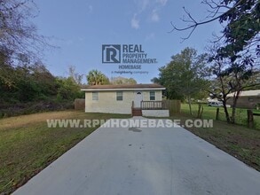 Building Photo - 2310 N Baylen St
