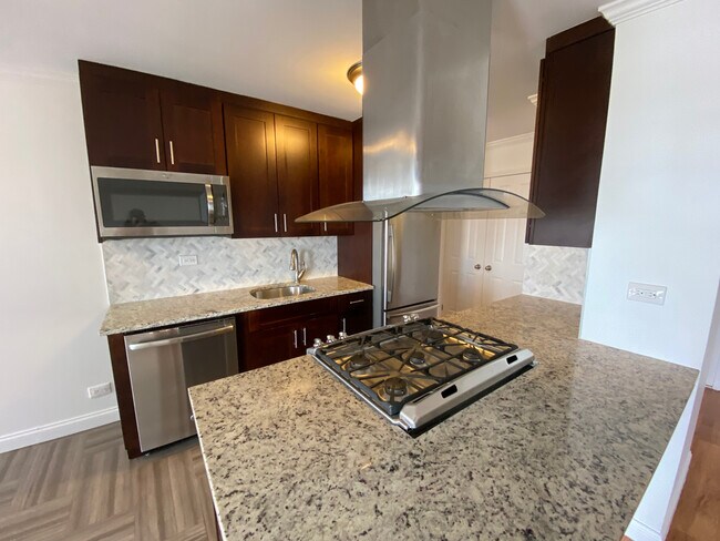 Foto del edificio - 747 10th Ave