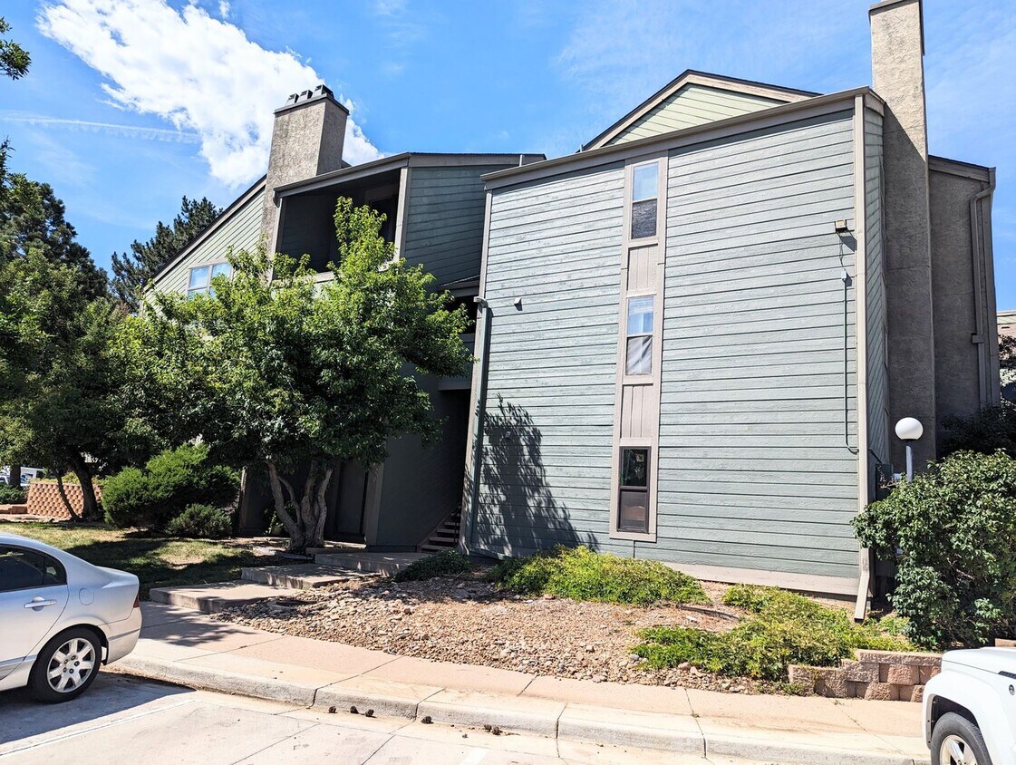 2 Bed 1 Bath Condo Near Cherry Creek - 2 Bed 1 Bath Condo Near Cherry Creek