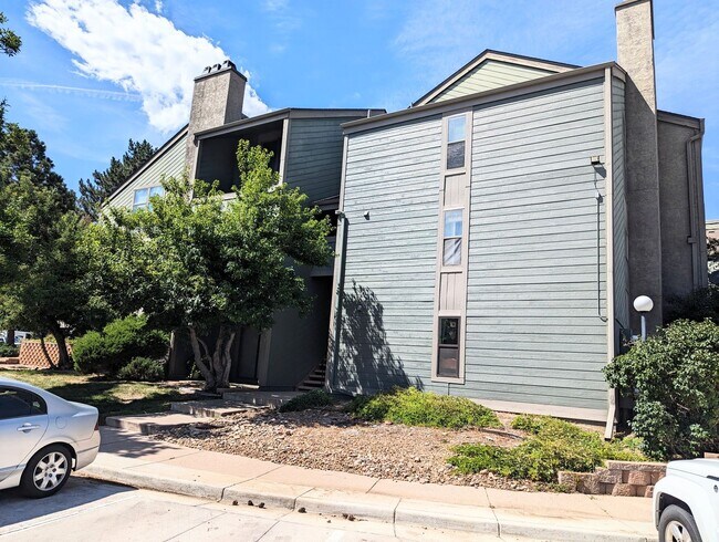 2 Bed 1 Bath Condo Near Cherry Creek - 2 Bed 1 Bath Condo Near Cherry Creek