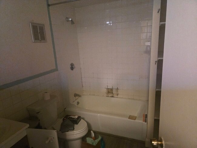 Foto del edificio - 90 Sutton St