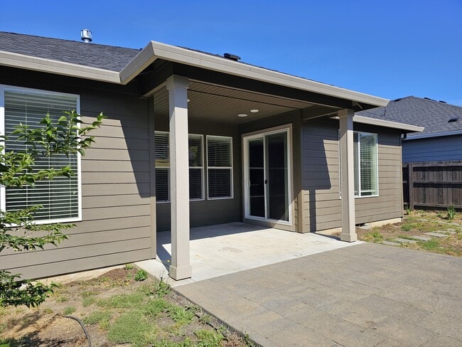 Building Photo - 13109 NE 60th Ave