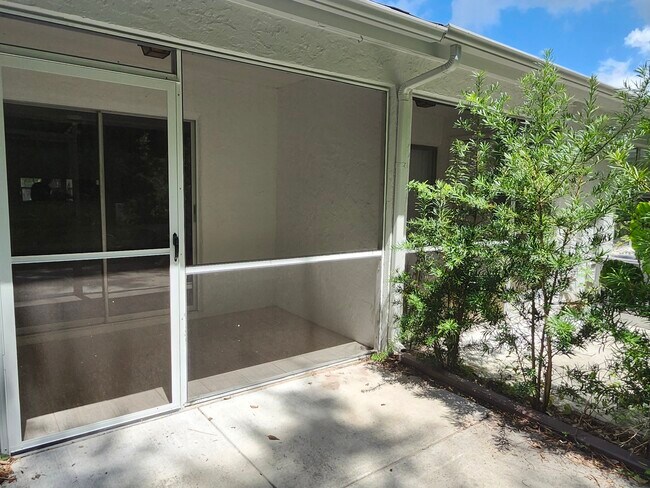 Photo - 2912 Westmoreland Ct Apartments