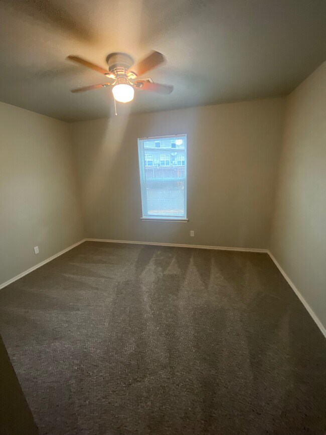 Building Photo - 955 Hamilton Fls