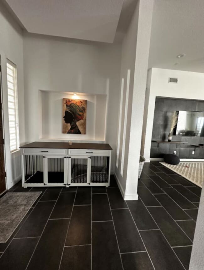 Foto del edificio - 13010 Terrington Ave