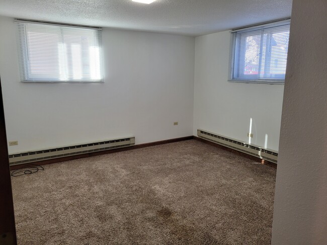 Building Photo - 1516 Avon St