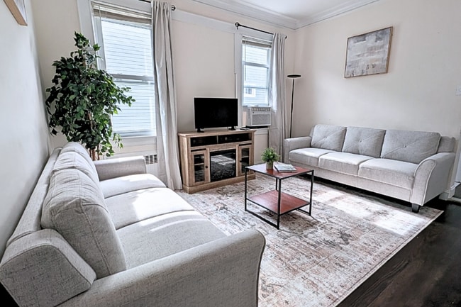 Building Photo - 108 Gotthart St