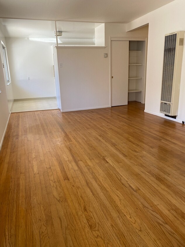 Living Room - 2918 Deakin St