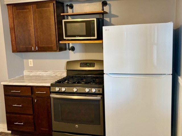 Building Photo - 528 Logan St