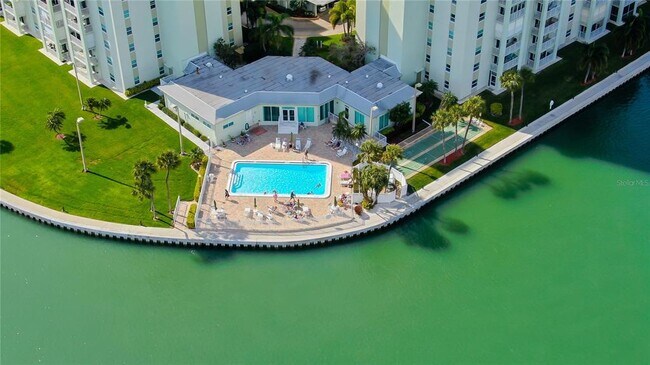 Foto del edificio - 420 64th Ave