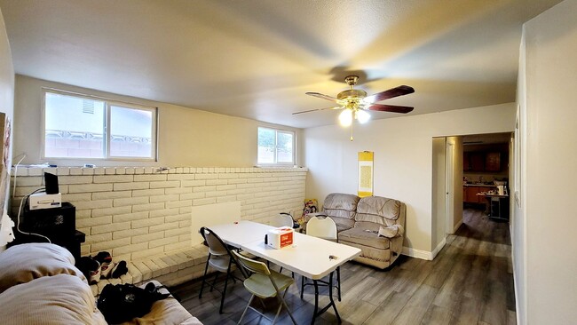 Building Photo - Split rent house - single bedroom only