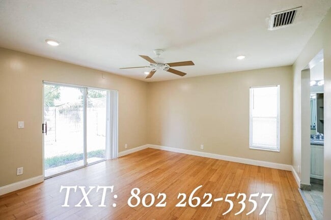 Building Photo - 12715 SW 7th Pl