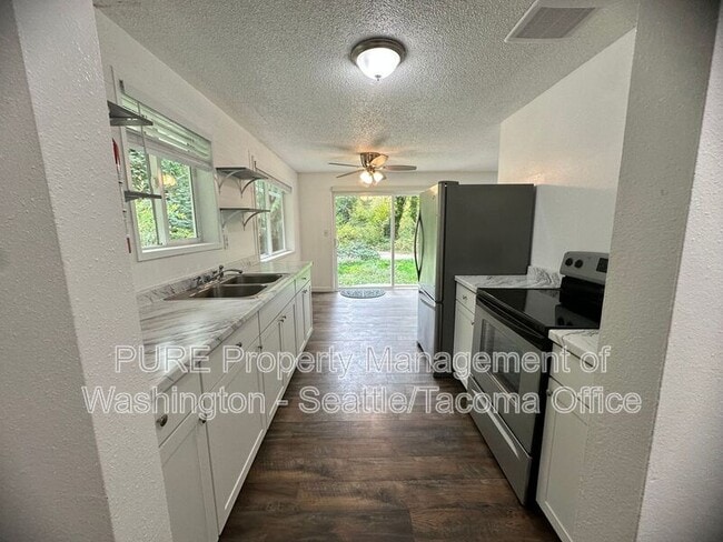 Building Photo - 6311 151st St NW