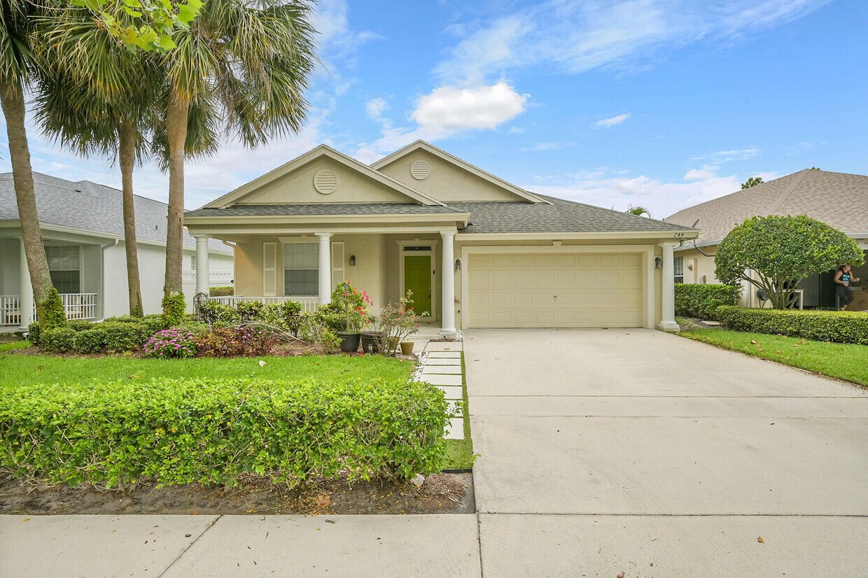 Foto principal - 248 Clocktower Dr