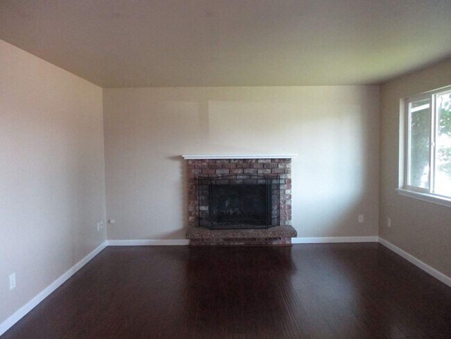Building Photo - Adorable 3 Bedroom, 1 Bathroom Tacoma Rambler