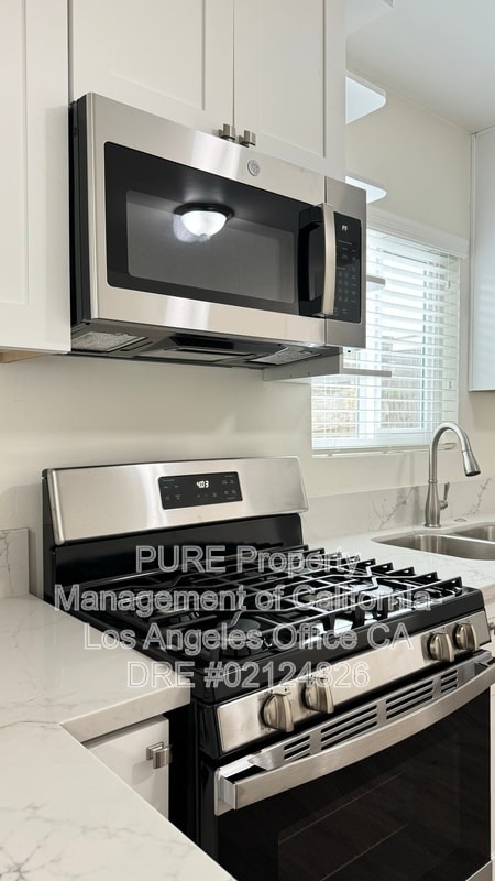 Building Photo - 4446 W 165th Street