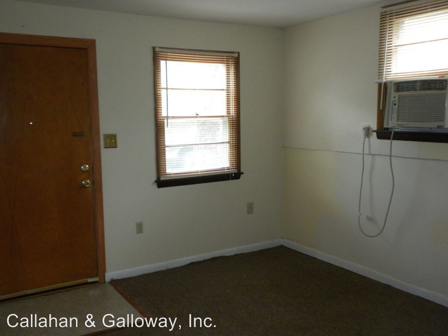 Building Photo - 3201 Martha Dr