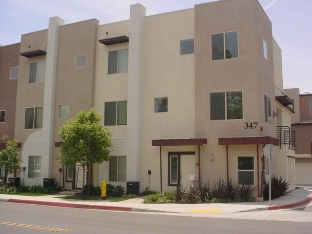 Foto principal - South Escondido 3 bedroom 3.5 Bath Town Home