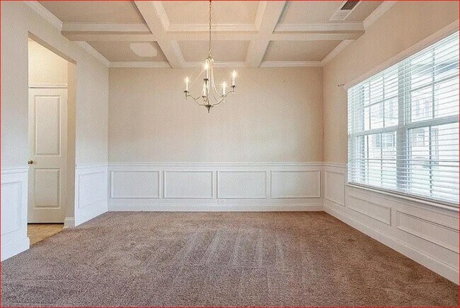 Foto del edificio - 2508 Fallenleaf Ct NE