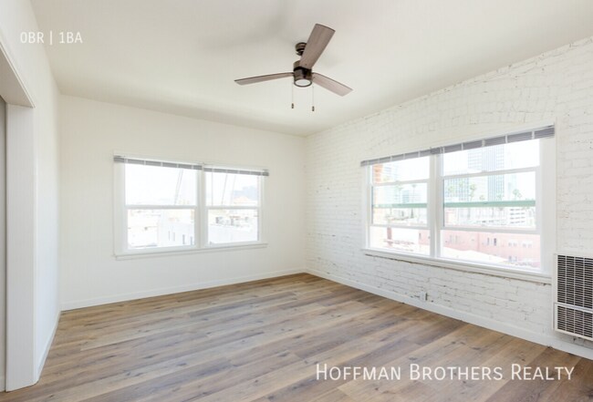 Foto del edificio - 518 S St Andrews Pl
