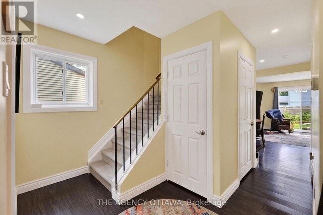 Building Photo - 1775 Stonehenge Crescent