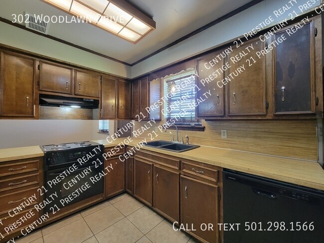 Foto del edificio - 302 Woodlawn Dr