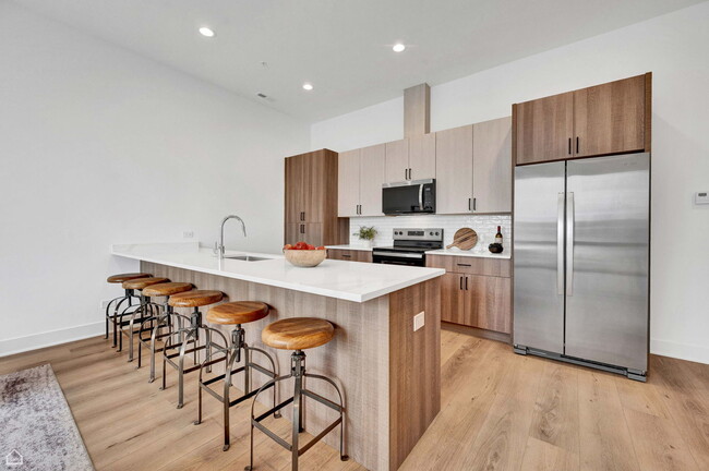 Foto del edificio - 1626 W Hastings St