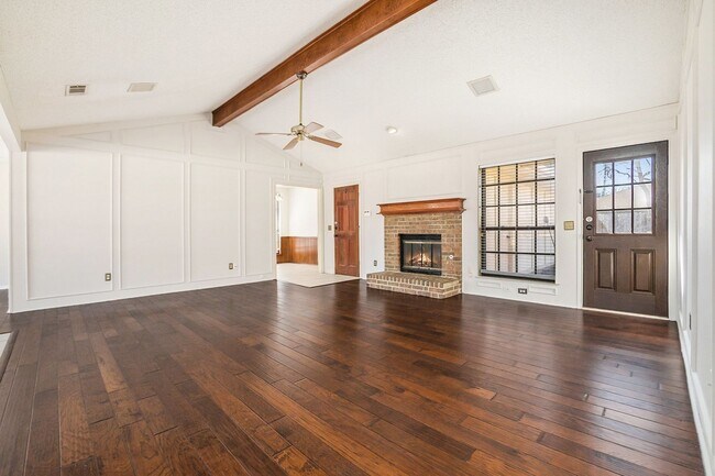Foto del edificio - Beautifully crafted 3-2-2 in Plano.