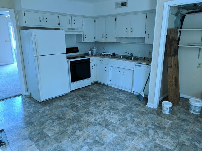 Building Photo - 316 McClain Ave