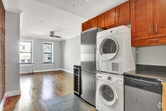 Building Photo - 411 E 12th St