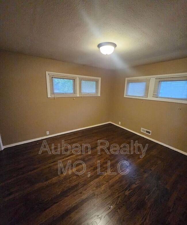 Foto del edificio - 7400 E 109th St