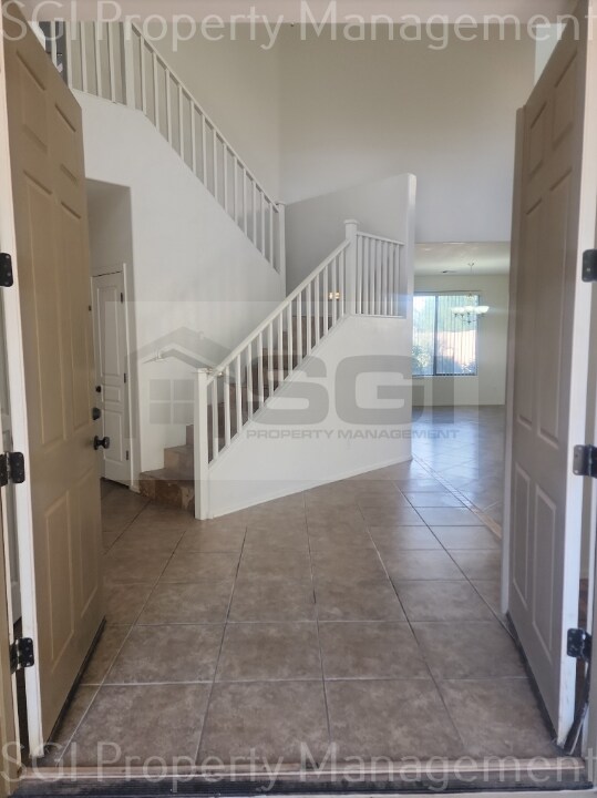 Foto del edificio - Gorgeous home ready for move in