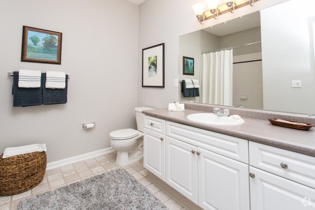 Model- Guest Bathroom - Washington Crossing Apartments