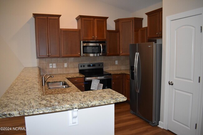 Foto del edificio - 5310 Christian Dr