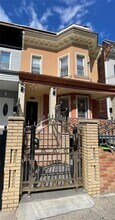 Building Photo - 677 E 224th St